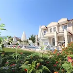 With Private Pool For 10 People In Dalyan *