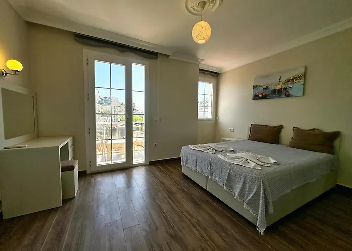 Vilă With Private Pool For 10 People In Dalyan *