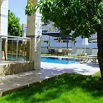 With Private Pool For 10 People In Dalyan וילה