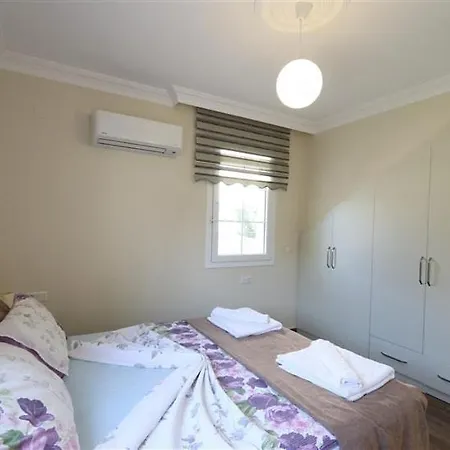 With Private Pool For 10 People In Dalyan ヴィラ