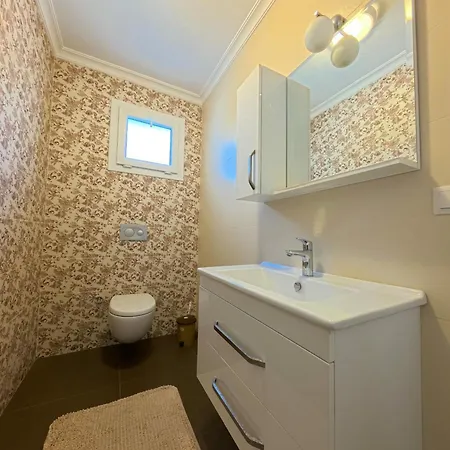 With Private Pool For 10 People In Dalyan 别墅