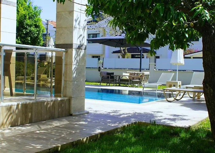 With Private Pool For 10 People In Dalyan ヴィラ