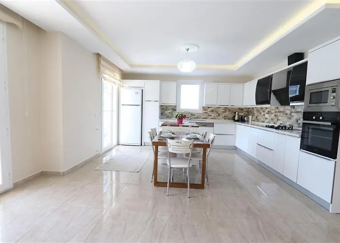 With Private Pool For 10 People In Dalyan オルタジャ