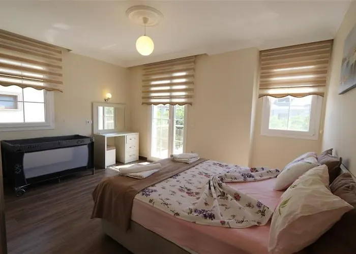 With Private Pool For 10 People In Dalyan *