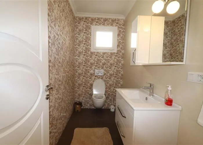 With Private Pool For 10 People In Dalyan オルタジャ