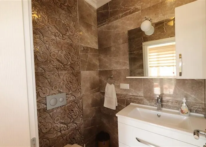 With Private Pool For 10 People In Dalyan オルタジャ