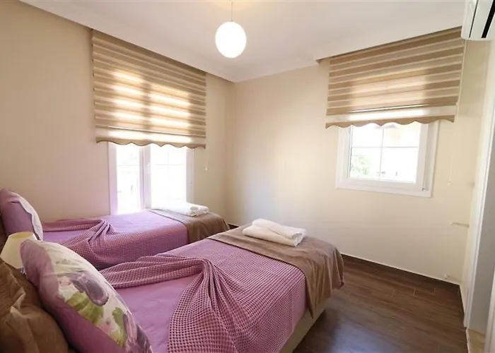 With Private Pool For 10 People In Dalyan オルタジャ