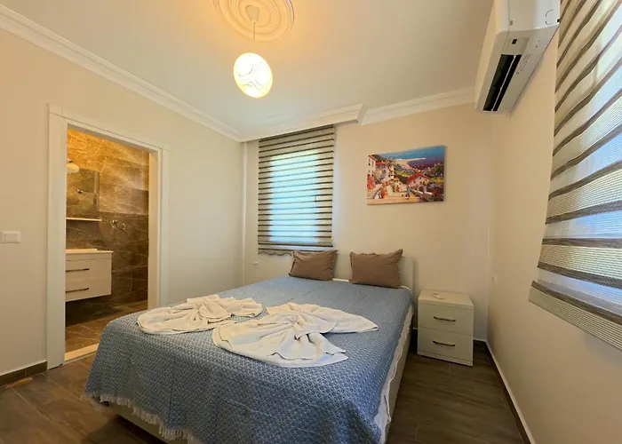 With Private Pool For 10 People In Dalyan オルタジャ