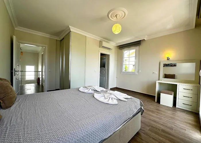 With Private Pool For 10 People In Dalyan