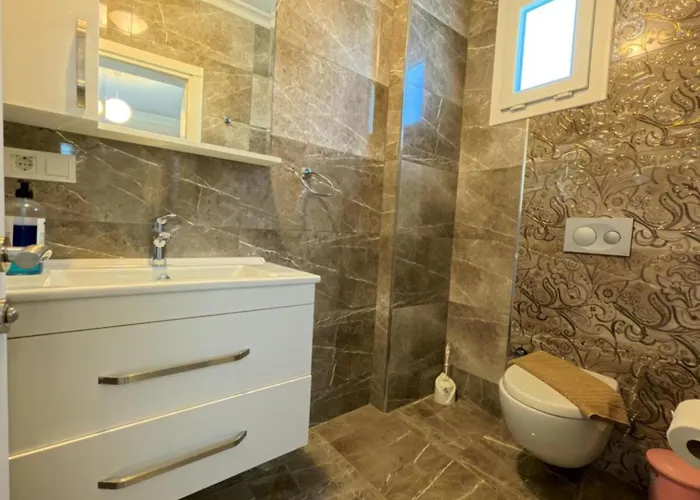 With Private Pool For 10 People In Dalyan オルタジャ